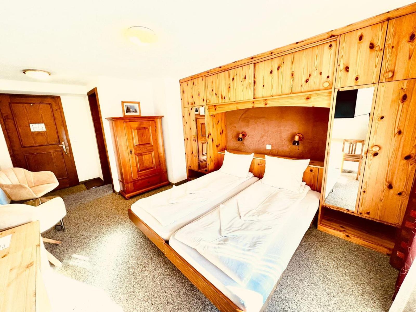 Hotel Old Jnn Klosters Ngoại thất bức ảnh
